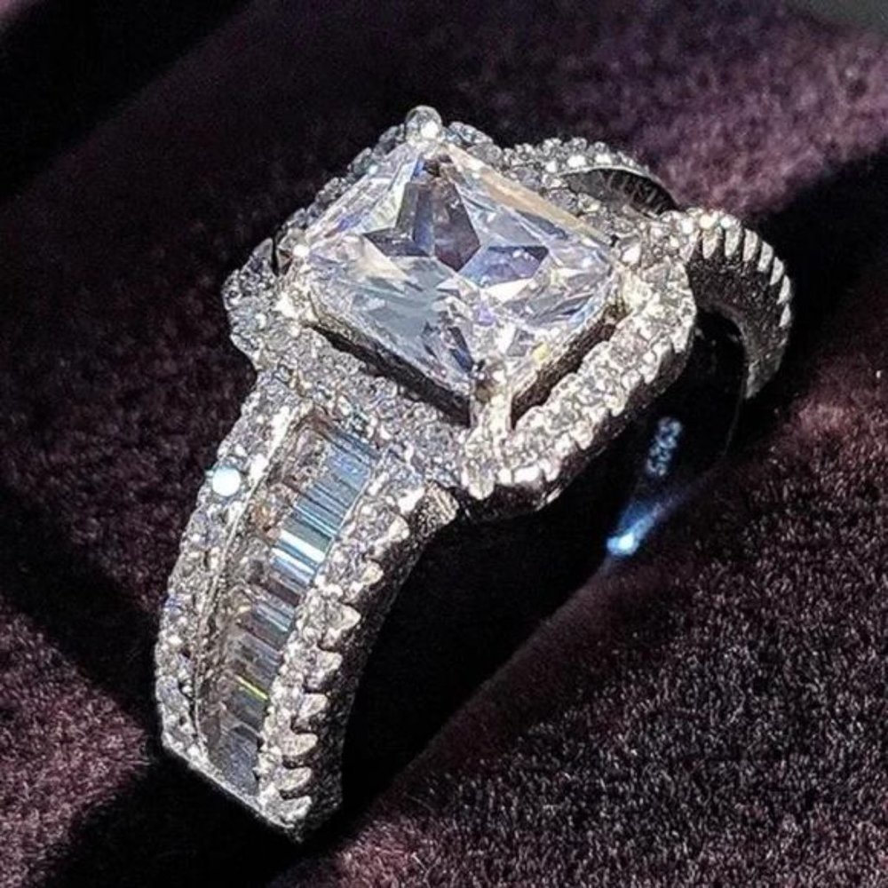 ENGAGEMENT 925 STERLING SILVER DIAMOND RING, CUTE RING, SHINY RING.